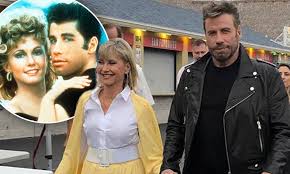 De twee acteurs hulden zich weer in de outfits van hun iconische personages uit grease voor een . Olivia Newton John Gushes Over Grease Co Star John Travolta 41 Years After The Film Was Released Daily Mail Online