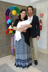 Hon bor tillsammans med peder georg du rietz. Caras O Nascimento De Maria Luisa Tranquiliza Fernanda Serrano E Pedro Miguel Ramos