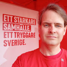 This guy created the illusion of a "flat Earth" and is still laughing at  all the present "flat-earthers" tho thinks his deception is real!