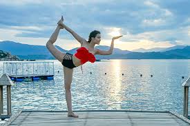 Sau khi tập yoga được 3 năm nay, cô thấy sức khỏe tốt lên. PhÆ°Æ¡ng Trinh Jolie Táº­p Yoga Khoe Than Hinh Gá»£i Cáº£m á»Ÿ Phu Quá»'c Ngoi Sao