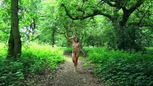 Bogel Dalam Hutan: Nudist Babe Porn