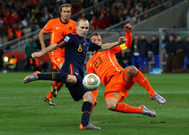 Estara de baja por otro gran tiempo??? Gol De Iniesta Vs Holanda En La Final De Sudafrica 2010 Copa Del Mundo Jugadores De Futbol Fotos De Futbol