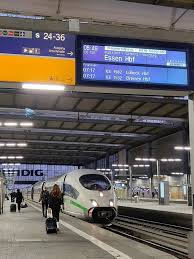 Mit dem zug von köln nach bremen reist du bequem und umweltfreundlich. Amakristina Tag 1 Auf Nach Koln Carmens Cruisediary