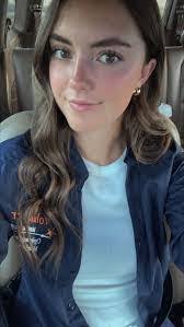 Lauren Hallman's Instagram, Twitter & Facebook