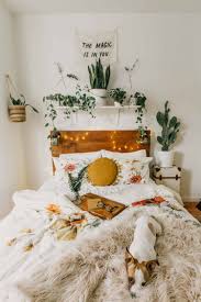 24 Absolutely Dreamy Bedroom Decorating Ideas For Autumn Dreamy Bedrooms Bedroom Decor Room Decor