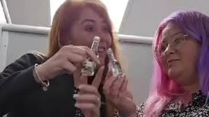 #CapCut #saffrikiwi #girlstrip #mybestfriend #redhead #bicardi  #differentreactions #deathknockingatmydoor #takemybreathaway @Linzie Du  Plessis