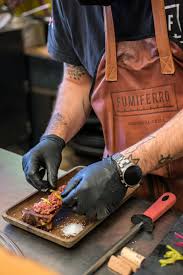 En el barrio del cabanyal, el restaurante fumiferro plantea una alternativa callejera a su verisión clásica, streetfood by fumiferro. Tartar Bone Fumiferro Bodegas Arraez