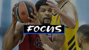 Palloni da calcio tutte le categorie abbigliamento alexa skill alimentari e cura della casa amazon warehouse app e giochi. Basket Eurolega Il Play Centro L Olimpia Milano Sbanca Berlino Con L Unicita Di Kyle Hines Eurosport