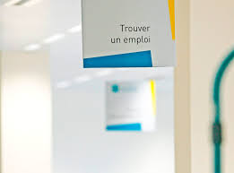 Bien que le taux d'emploi des seniors ait tendance à augmenter progressivement chaque année, on comptait tout de même plus d'1,4 millions de chômeurs de 50 ans et plus au 4ème trimestre de 2018 d'après pôle emploi.quelles sont les règles en vigueur pour ces seniors au chômage ? Dans La Region Carolo Comme Ailleurs Le Chomage A Recule En 2018