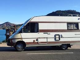 Image result for Beige Taxi Allemand 1987 Renault