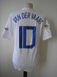 Mai 2011, als er für mark van der maarel eingewechselt wurde. Netherlands Away Football Shirt 2006 2008