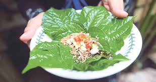 Kisar blender lengkuas, halia, serai dan sedikit udang kering. Tauke Miang Kham