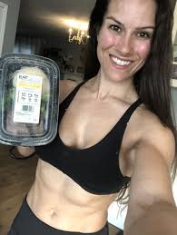 Eat Right Lifestyle Meal Plans has 4.8 stars