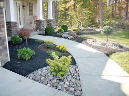 Image Result For Landscape Ideas With Mulch And Pea Gravel Front Yard Landscaping Simple Mulch Landscaping Yard Landscaping Simple