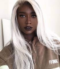 27 8k Likes 229 Comments Bee Melvnin On Instagram What S Your Favourite Season White Hair Dark Skin Black Girl White Hair Black Hair Aesthetic