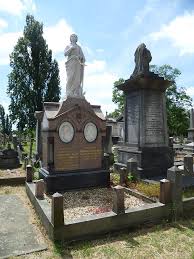 28 years ago freddie took his last breath in jim' arms, his husband. Kensal Green Cemetery Ingos England Blog