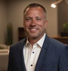 Kirsten Page's Instagram, Twitter & Facebook