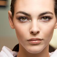 Get the makeup look of the Paris