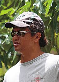 Ekolu Lindsey carries