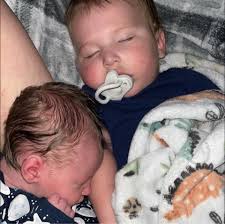 Where can I find a bakery in Fulton that makes dye-free birthday cakes  without red-40?