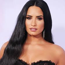 I've been holding #demidwtd incredibly close to my heart, and now it's time to share an inside look. Demi Lovato Cut Her Hair And It S Short Bob Inspiration