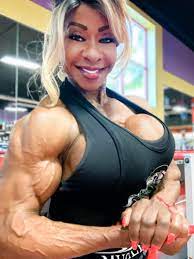 Worship my biceps. Those veins tho! : u/Yvette-1