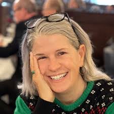 Linda Silva's Instagram, Twitter & Facebook