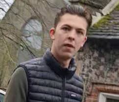 Our colleagues in Norfolk are looking to locate a man following a stabbing  in #Thetford. They want to speak to Elvis Price in connection with an  incident