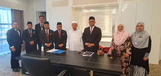 Setiap 4 bulan sekali akan diumumkan melalui warta gereja bahwa persekutuan wilayah akan digabung dan sesama jemaat dari berbagai wilayah akan berkumpul di gereja untuk bersekutu bersama. Dr Zulkifli Mohamad Al Bakri Ø¯Ø± ØªÙˆÛŒÛŒØªØ± Sebentar Tadi Baru Selesai Pertemuan Bersama Agensi Majlis Agama Islam Wilayah Persekutuan Maiwp Lembaga Tabung Haji Jabatan Pendakwaan Syariah Wilayah Persekutuan Dan Jabatan Agama Islam
