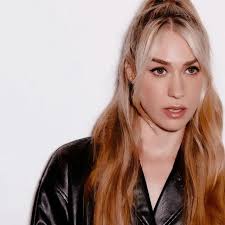 Alba La Gallego 🦄 (@albalagallego) • Threads, Say more