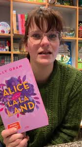 Eine neue Story aus dem "Cinder & Ella" Universum. Kelly Oram verzaubert  uns erneut mit einer tollen Geschichte aus Hollywood. #leuenhagenparis  #listermeile #hannoverliebt #supportyourlocal ...