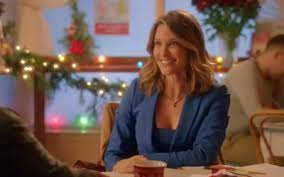 Christmas cookies is a hallmark channel original movie starring jill wagner and wes brown, originally aired on november 13, 2016. Movie Review Christmas Cookies 2016 Jill Wagner Stars In This Hallmark Christmas Movie As An Executive In Town To Buy Up A Cookie Business But She Doesn T Count On Falling In