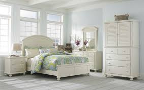 Broyhill Seabrooke Panel Bedroom Set In Cream Broyhill Furniture Furniture King Storage Bed