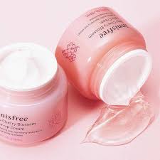 Clinique dramatically different is our pick for the best moisturizer for very dry skin. The Best Moisturisers For Dry Skin In India Femina In
