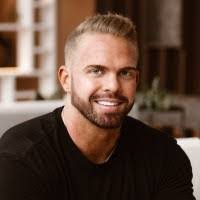 Stephanie Amburn's Instagram, Twitter & Facebook