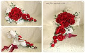 Maybe you would like to learn more about one of these? Bouquet Di Rose Rosse All Uncinetto E Perle Bianche Sotto Bouquet All Uncinetto Color Oro E Avorio Bouquet Di Rose Rosse Bouquet Di Rose Fiori All Uncinetto
