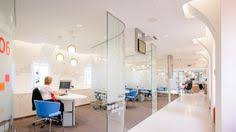 Filiale Neuen Zuschnitts In Der Wiedner Hauptstrasse Jpg 1000 563 Home Office Design Banks Office Bank Design