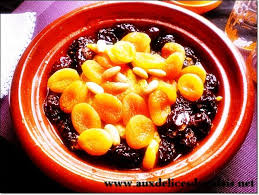 Tajine De Poulet Aux Pruneaux Abricots Secs Amandes Tajine Poulet Poulet Aux Pruneaux Tajine