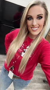 Neshia Smith's Instagram, Twitter & Facebook