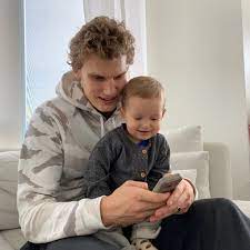 Explore tweets of lauri markkanen @markkanenlauri on twitter. Lauri Markkanen Ar Twitter Finally Able To Show The Little One A Part Of My Childhood He Can T Crack This Screen Nokiamobile