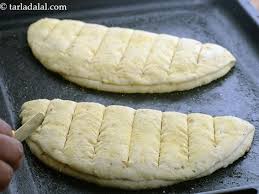 Dominos Style Garlic Bread Sticks Recipe Garlic Bread Sticks Recipe Bread Sticks Recipe Garlic Bread Eggless Desserts