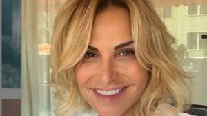 Ci siamo visti a questa cena tra amici e la mattina dopo l'ho cercato io. Simona Ventura E Le Colleghe Nemiche La Showgirl Senza Peli Sulla Lingua