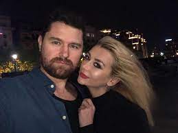 Denisa tănase pare că a înflorit după despărţirea de cornel brotac. Iubitul Denisei De La Bambi Leit Fostul SoÅ£ SeamÄƒnÄƒ Doar La Chip Nu Si La Temperament Click Mobile