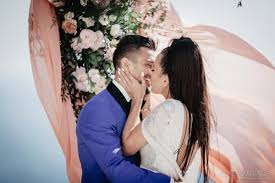 Manon tacle jessica et thibault après l 39 arrivée de julien dans les marseillais toutes les réactio. Manon Marsault Et Julien Tanti Lmat Diffusent Une Partie De Leur Mariage Sur W9 Decouvrez Comment Regarder La Suite Melty