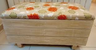 Caixa Com Rodinhas Para Guardar Brinquedos Resultado De Imagem Para Como Fazer Um Bau De Madeira Para Guardar Brinquedos Bau De Madeira Decoracao Com Malas Diy Casa E Decoracao