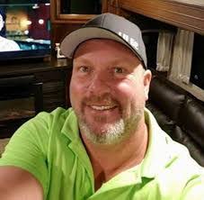 Paul Lott's Instagram, Twitter & Facebook