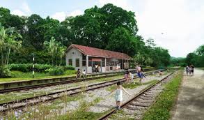 For loading and unloading what is latitude and longitude and where is tanglin railway station? Rail Corridor