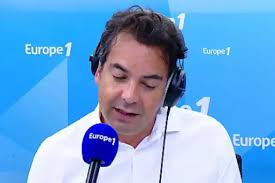 Les adieux poétiques de Patrick Cohen à la matinale d'Europe 1
