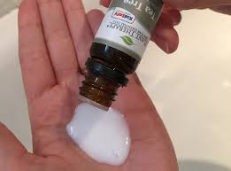Tea tree oil is great for your scalp and it can help keep your scalp clean and free from a buildup of oils and toxins. 4 Reasons To Start Putting Tea Tree Oil In Your Hair How To Do It