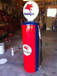 Old Hot Water Heater Turn Into A Vintage Looking Gas Pump Old Gas Pumps Gas Pumps Vintage Gas Pumps
